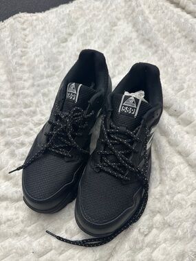 New Balance Black Mesh Lace-Up Sneakers